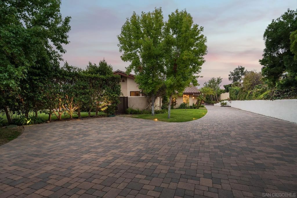 Photo of 17112 Via De La Valle, Rancho Santa Fe, CA 92067 (MLS # 250037141)