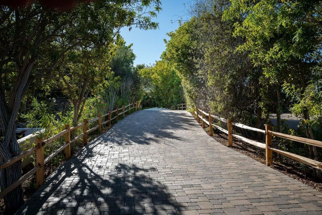 Photo of 17112 Via De La Valle, Rancho Santa Fe, CA 92067 (MLS # 250037141)