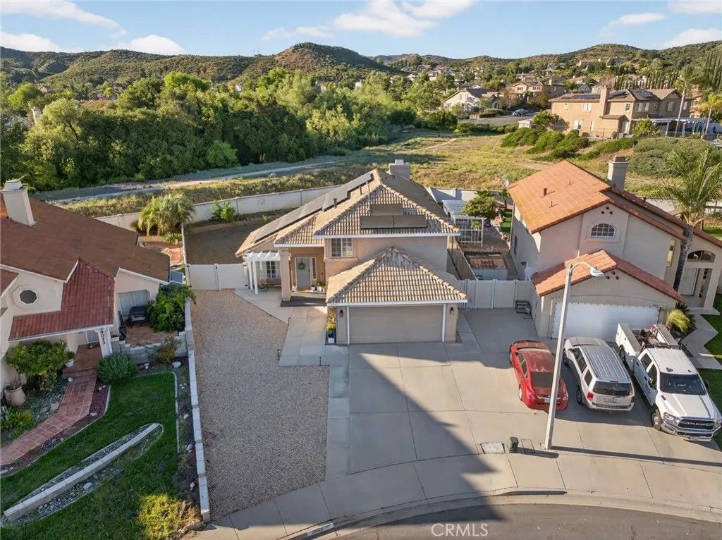 Photo of 39055 Via Las Sintras, Murrieta, CA 92562 (MLS # SW26065632)