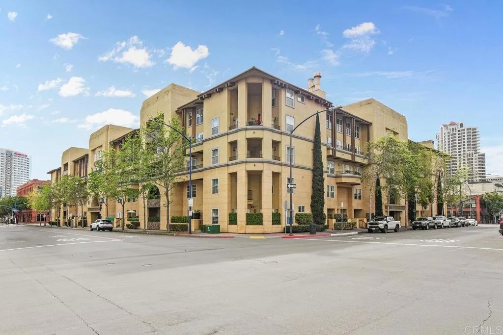 301 W G St 119