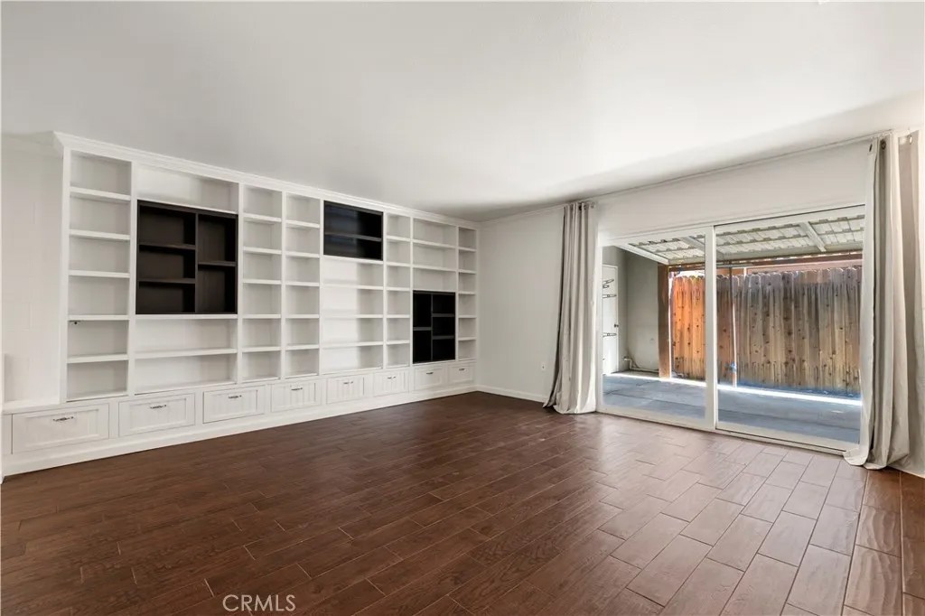 26824 Circle Of The Oaks