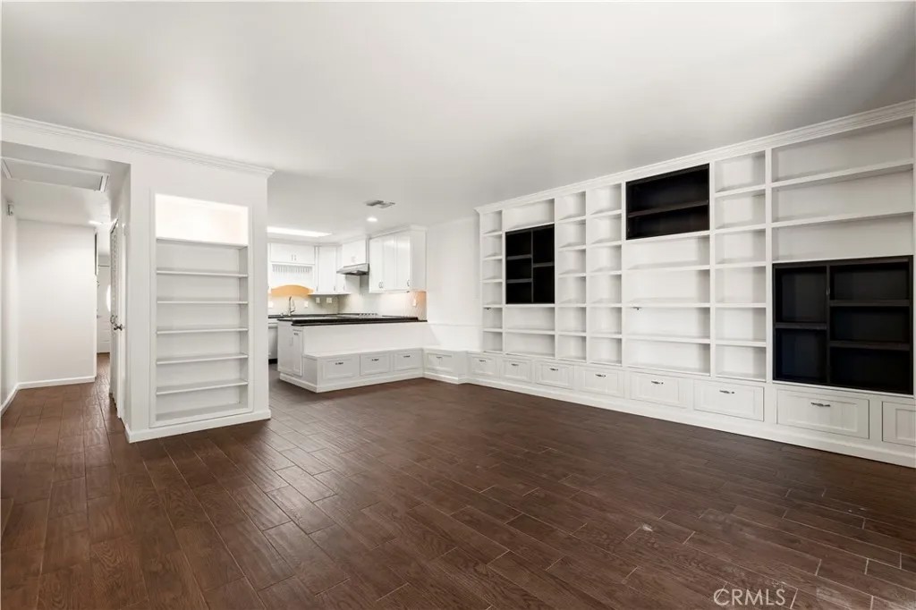 26824 Circle Of The Oaks