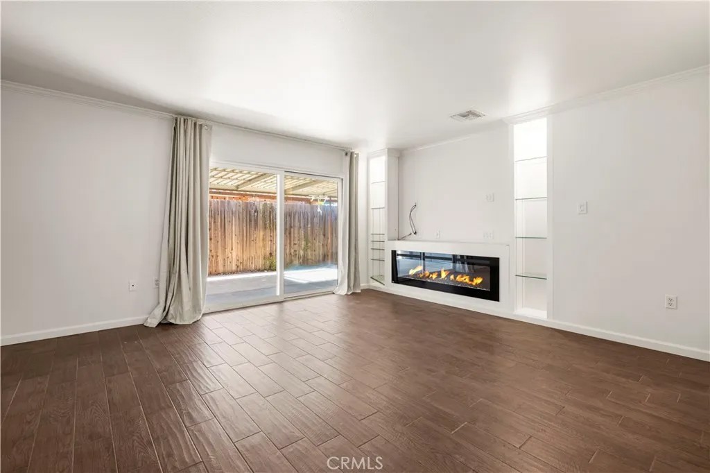 26824 Circle Of The Oaks