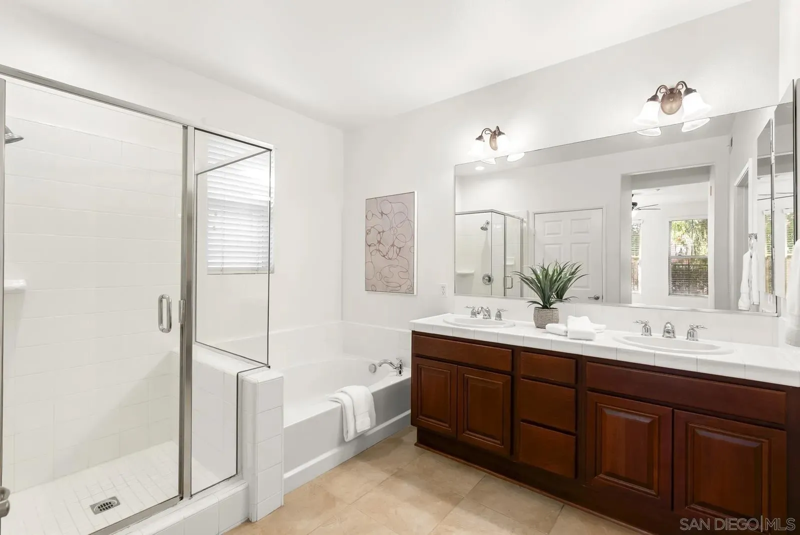 San Diego, California 92108, United States, 3 Bedrooms Bedrooms, ,2 BathroomsBathrooms,Residential,Active,219650