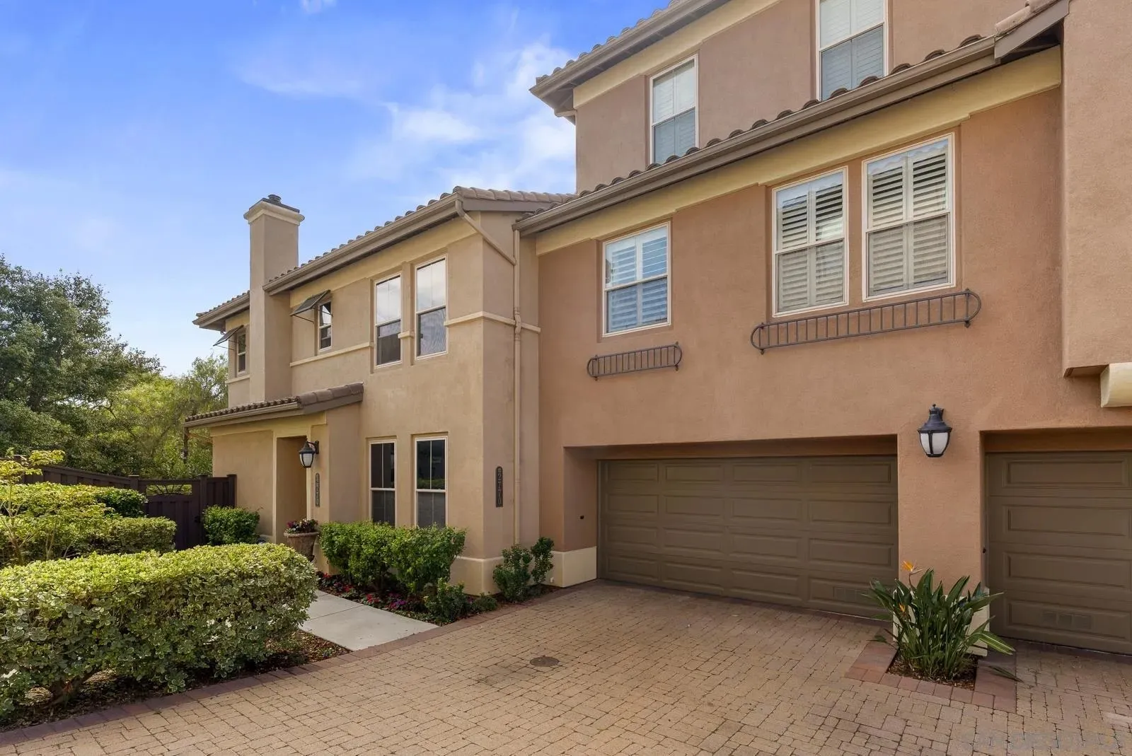 San Diego, California 92108, United States, 3 Bedrooms Bedrooms, ,2 BathroomsBathrooms,Residential,Active,219650