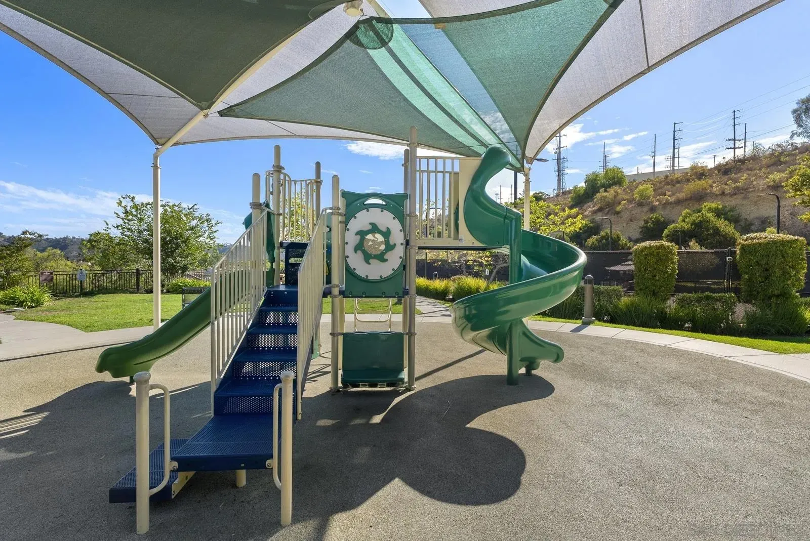 San Diego, California 92108, United States, 3 Bedrooms Bedrooms, ,2 BathroomsBathrooms,Residential,Active,219650