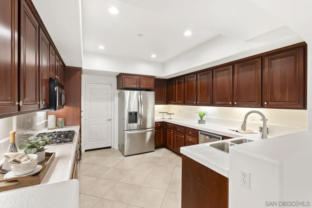 Photo of 2770 Piantino Cir, San Diego, CA 92108 (MLS # 250040444)