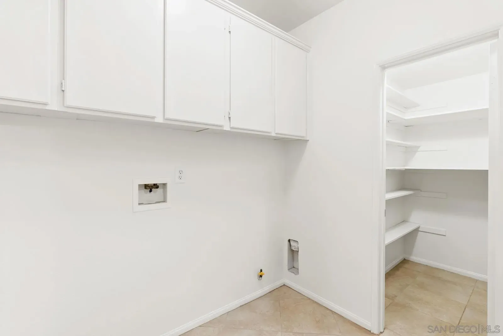 San Diego, California 92108, United States, 3 Bedrooms Bedrooms, ,2 BathroomsBathrooms,Residential,Active,219650