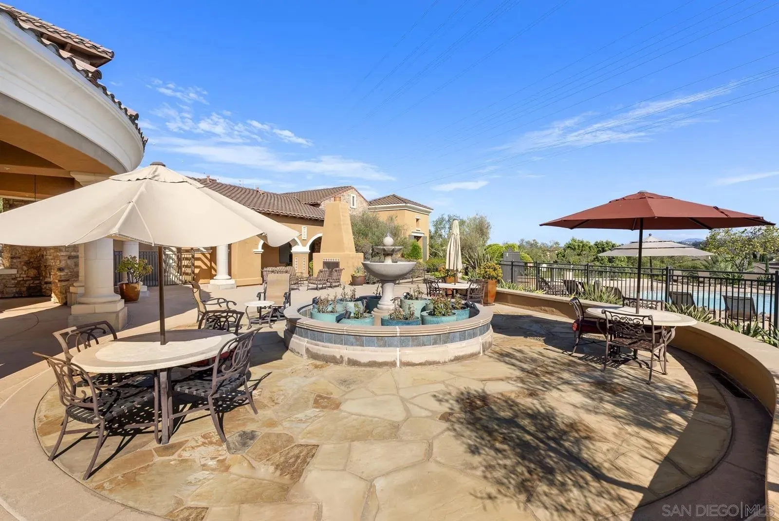 San Diego, California 92108, United States, 3 Bedrooms Bedrooms, ,2 BathroomsBathrooms,Residential,Active,219650