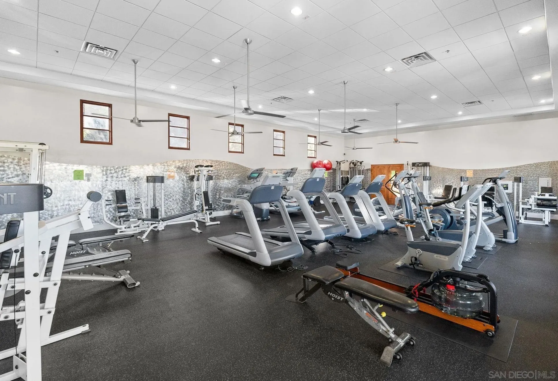 San Diego, California 92108, United States, 3 Bedrooms Bedrooms, ,2 BathroomsBathrooms,Residential,Active,219650