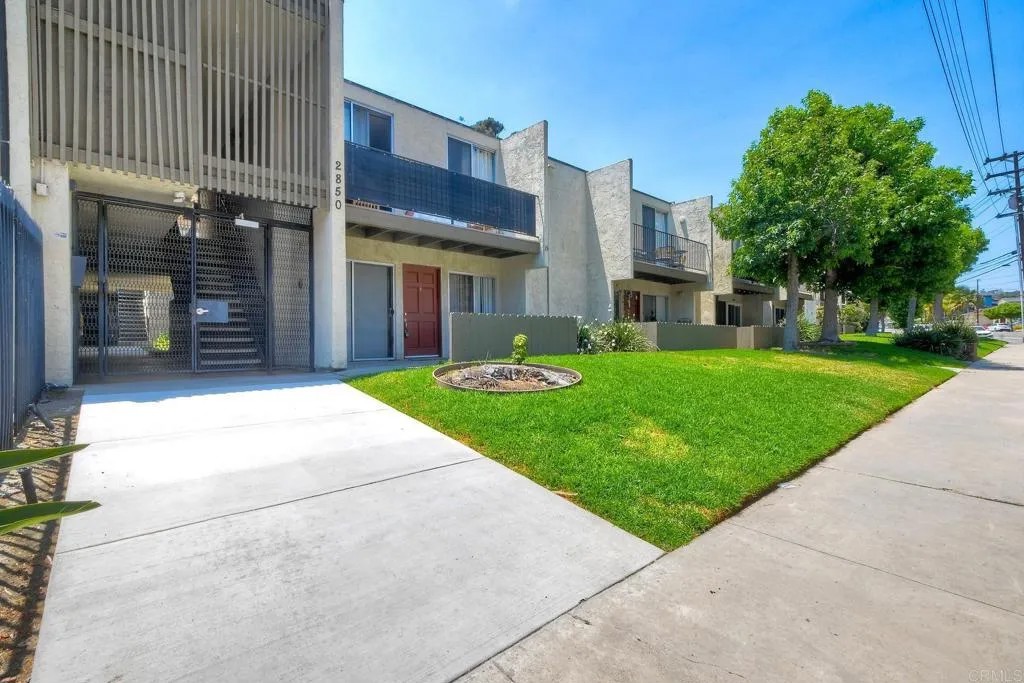2850 Reynard Way 10