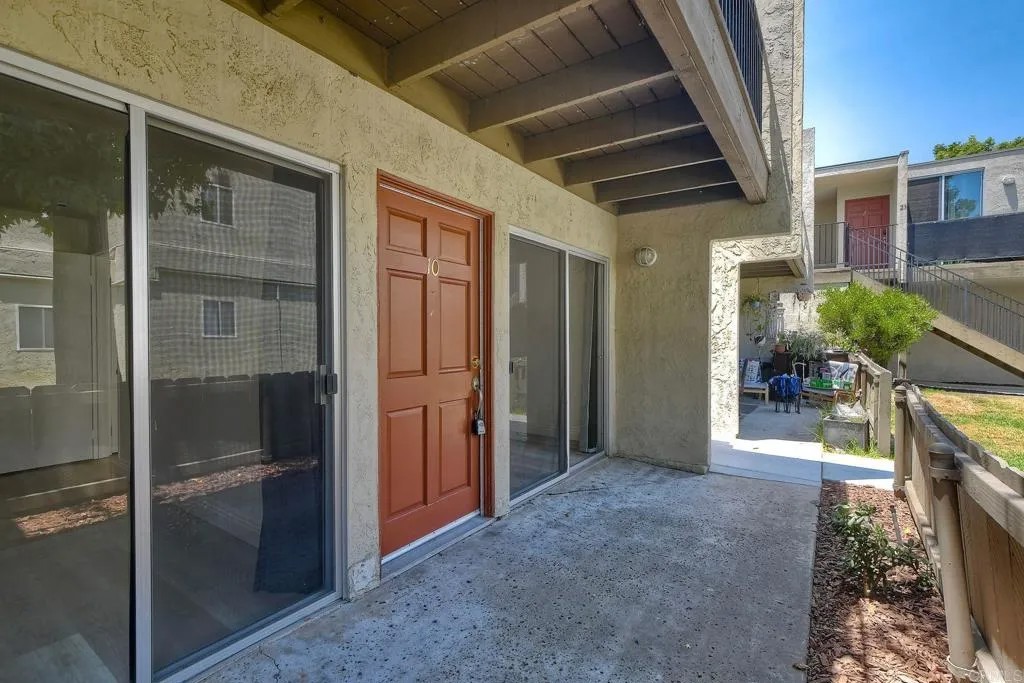 2850 Reynard Way 10