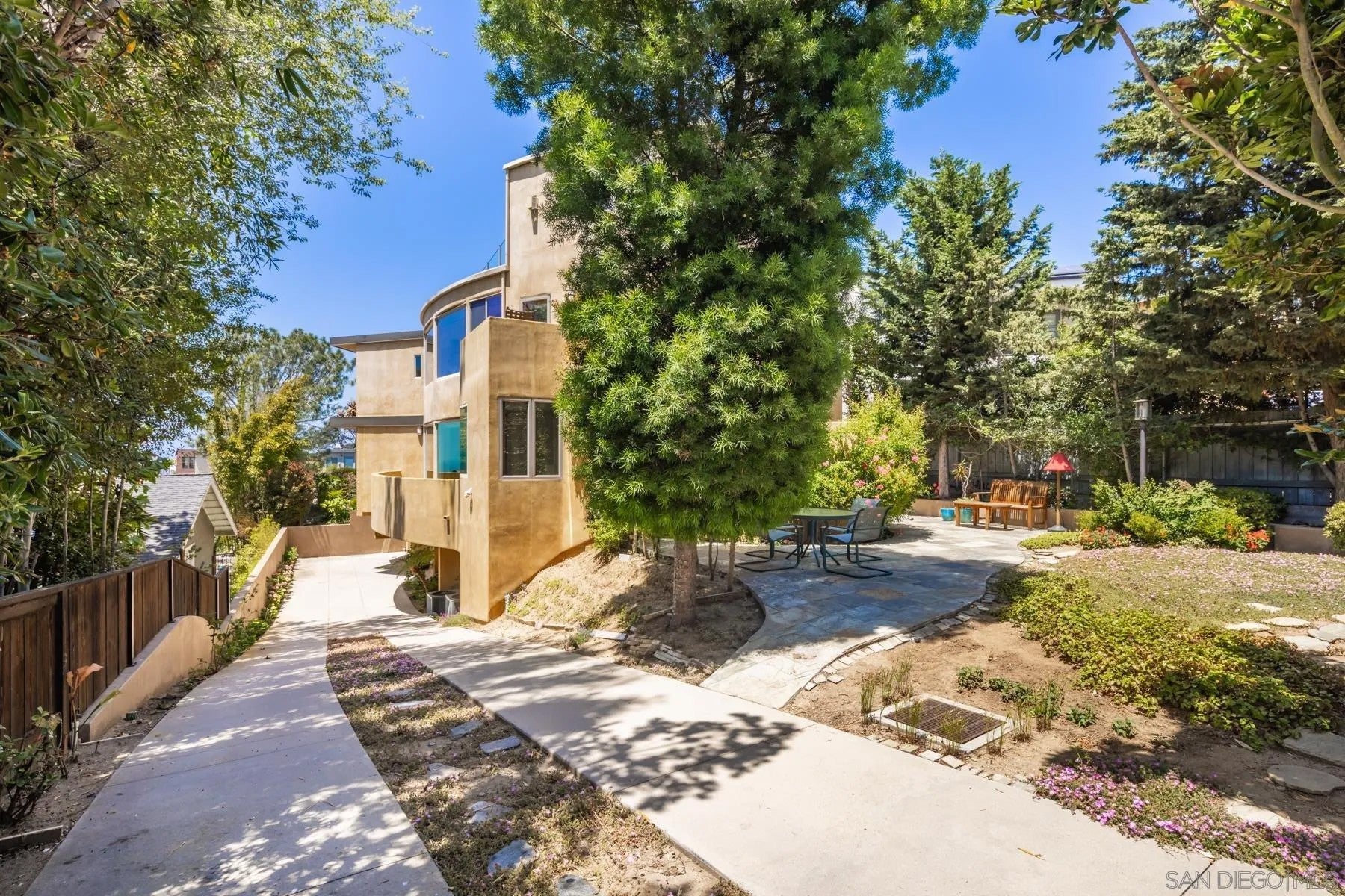 2247 El Amigo Rd