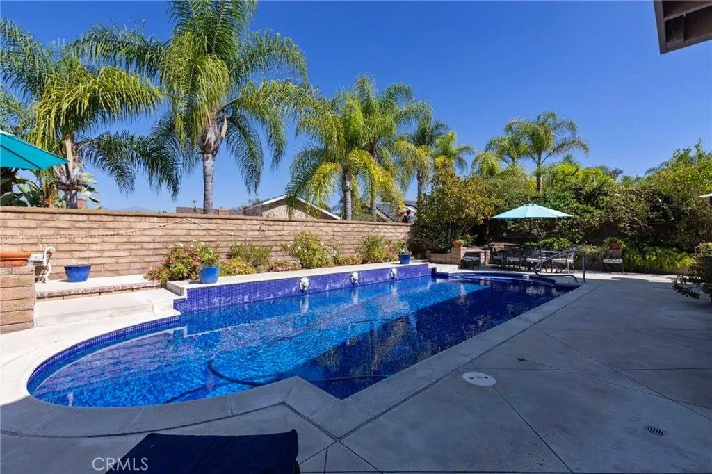 25516 La Mirada Street