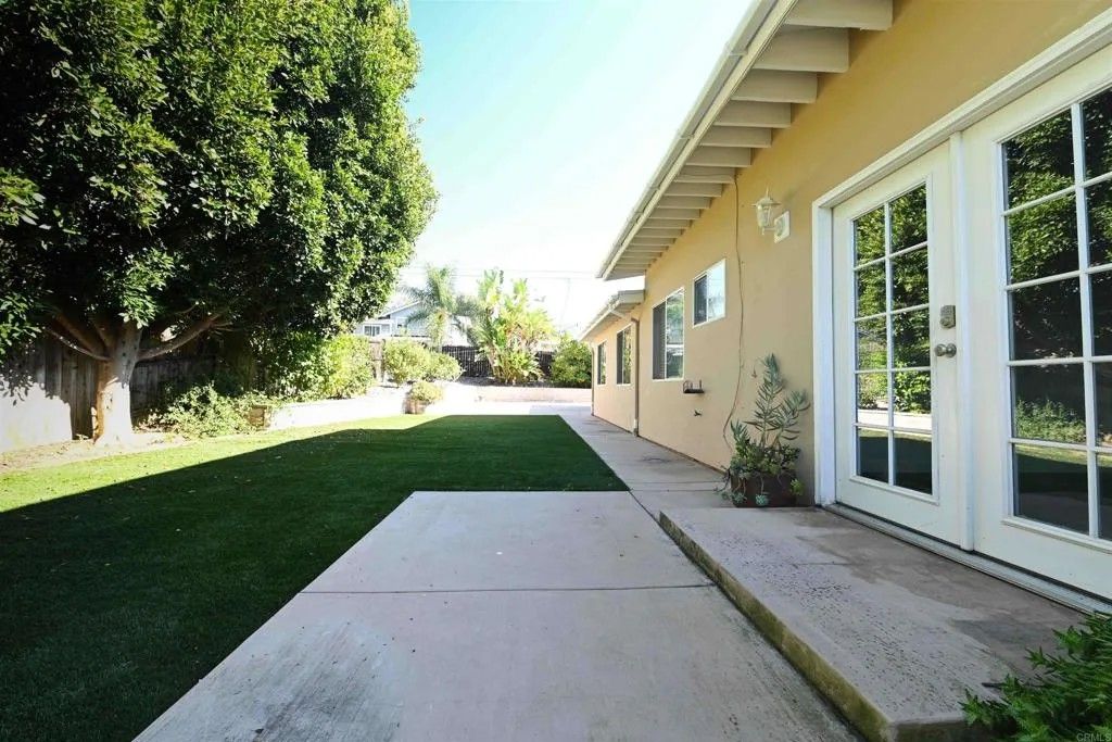 Photo of 1860 Alessandro Trail, Vista, CA 92084 (MLS # PTP2509213)