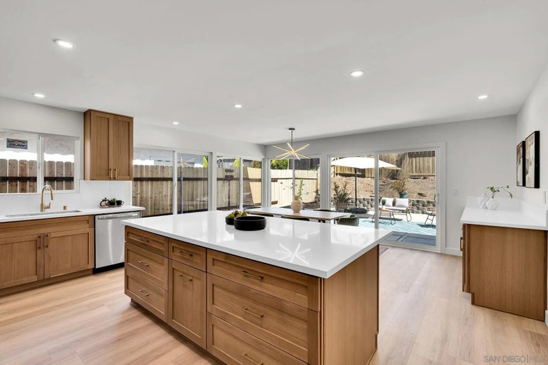 1360 Cerritos Ct