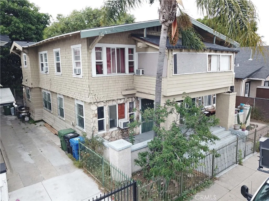 1467 W Vernon