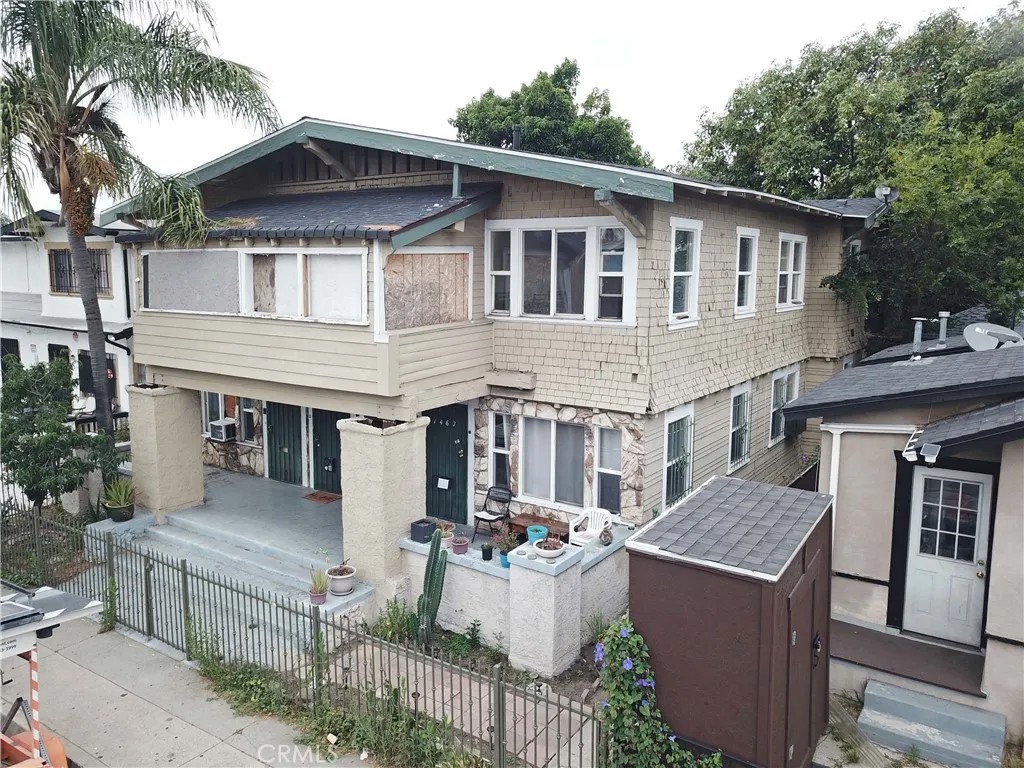 1467 W Vernon