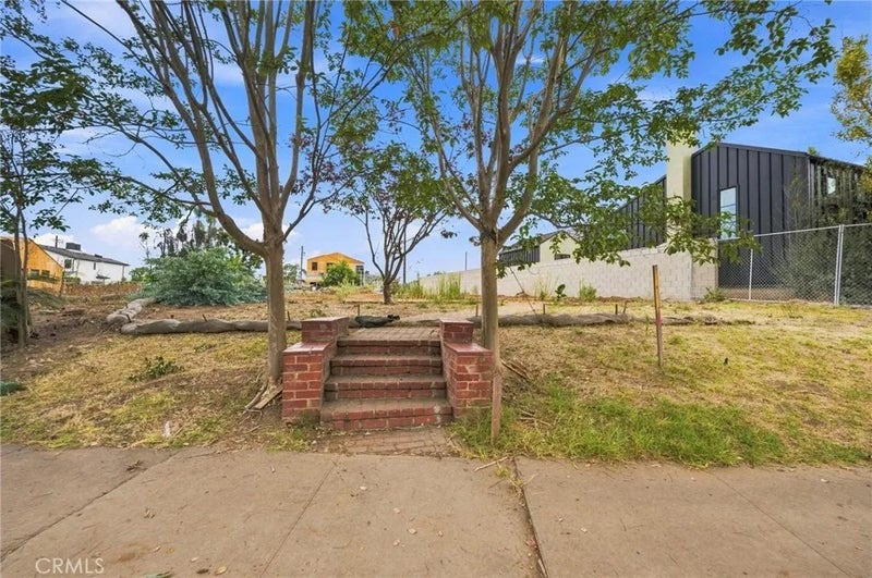 727 Chautauqua