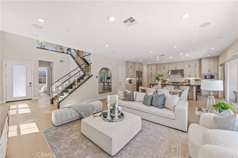 400 Riverbend