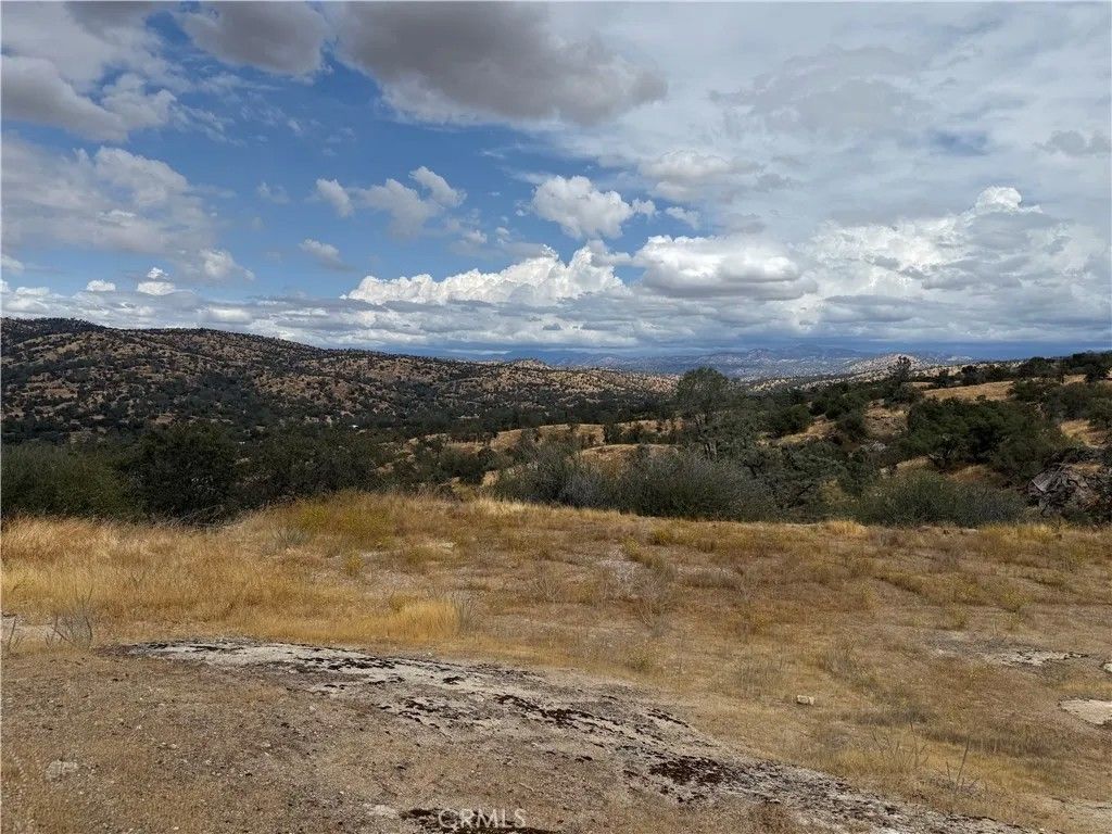 Photo of 1572 Lilley Mountain, Coarsegold, CA 93614 (MLS # FR26032963)