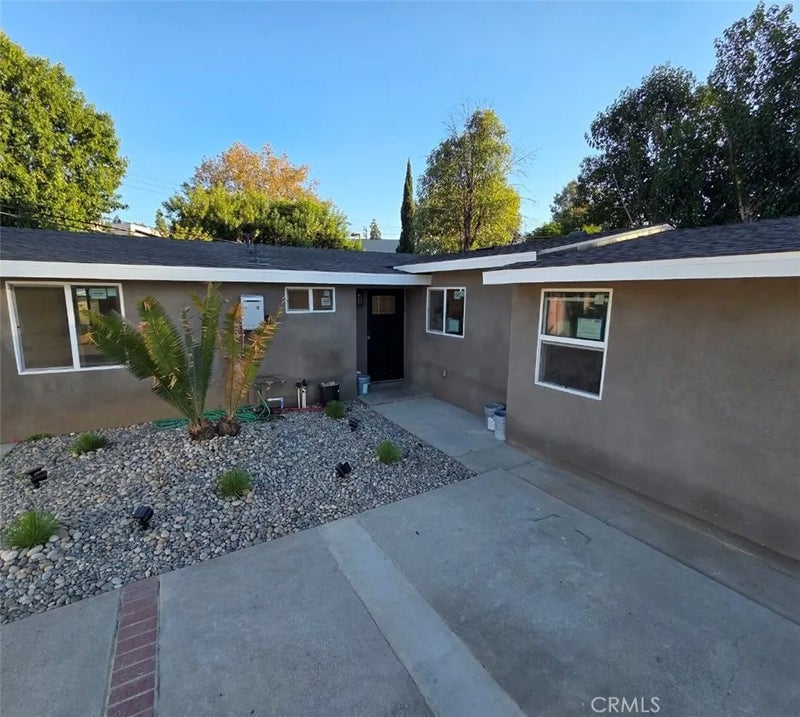 11158 Orion Ave