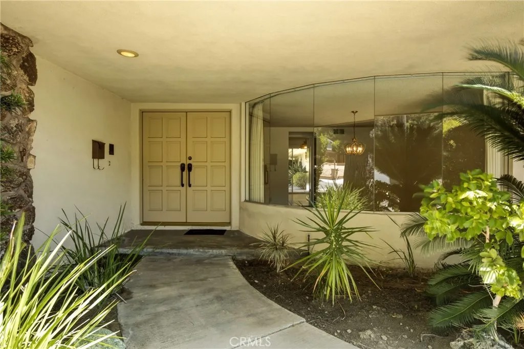 1716 Greenbriar Road