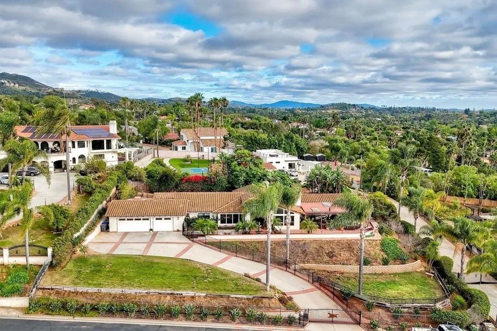 Photo of 1817 Queens Way, Vista, CA 92084 (MLS # NDP2603942)