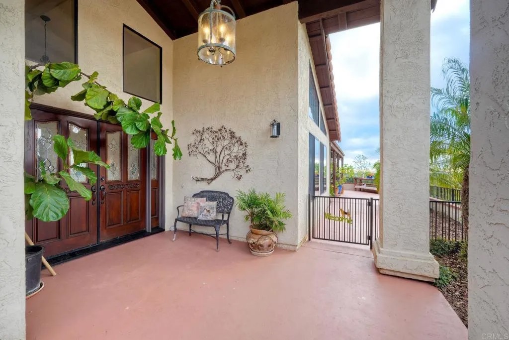 1817 Queens Way