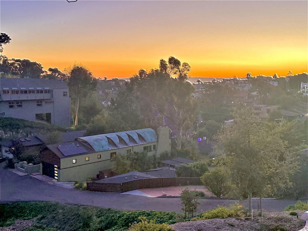 Photo of 3566 Albatross St, San Diego, CA 92103 (MLS # 250045562)