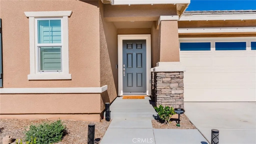 996 Woodstone Drive