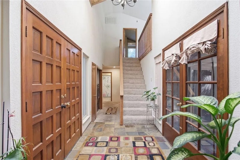 1421 El Pueblo Drive