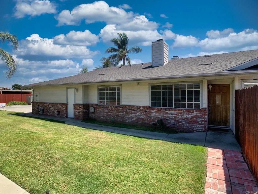 1135 Peach Ave. C