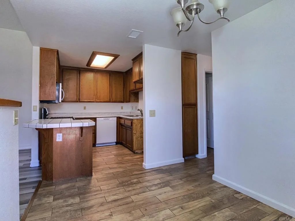 1135 Peach Ave. C