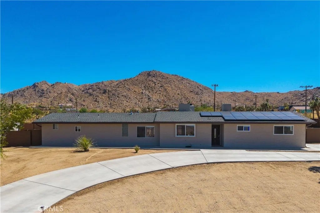 60171 Pueblo Trail