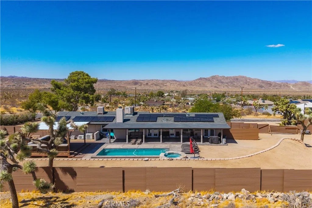 60171 Pueblo Trail