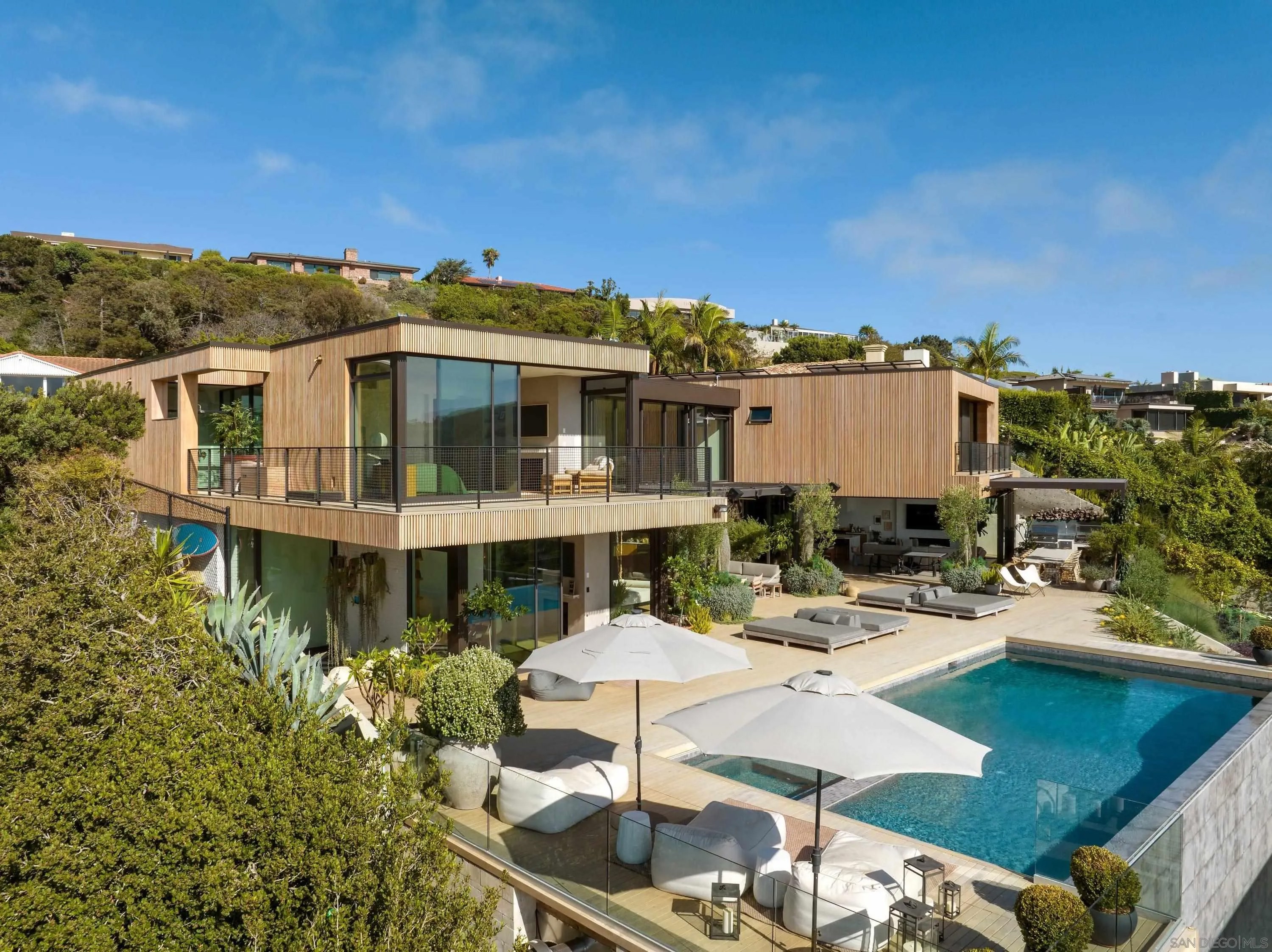2585 Calle Del Oro