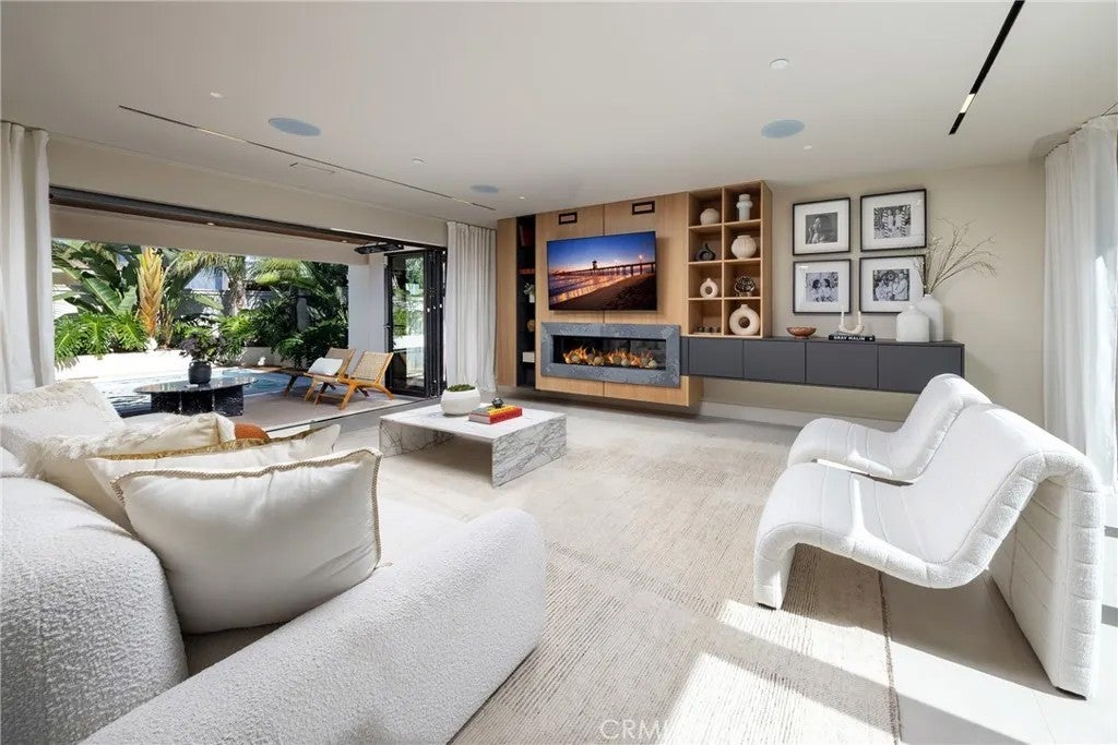 16732 Edgewater