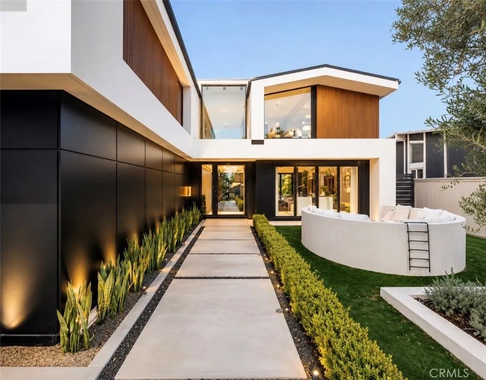 16732 Edgewater