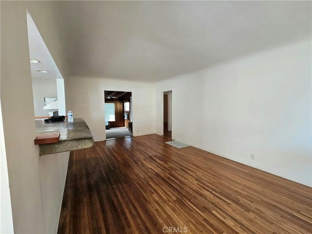 Photo of 1333 N Naomi St, Burbank, CA 91505 (MLS # SR26014914)