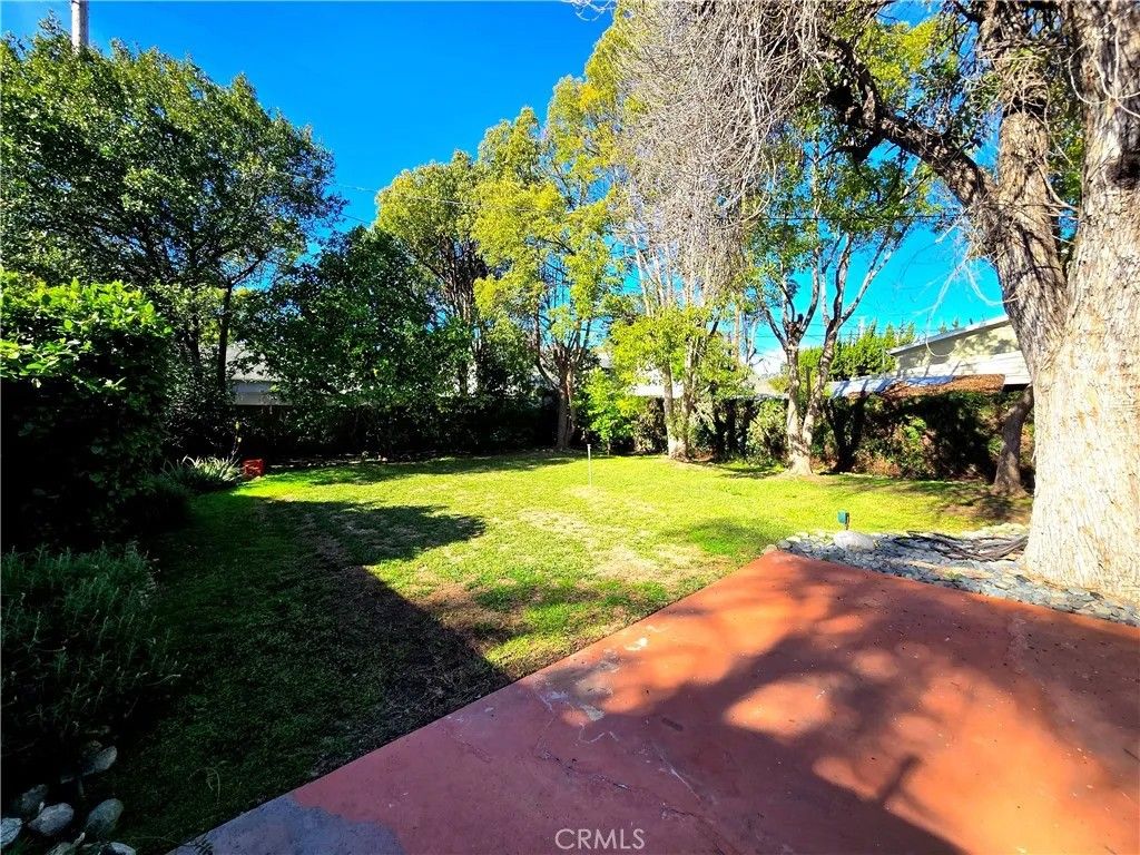 Photo of 1333 N Naomi St, Burbank, CA 91505 (MLS # SR26014914)