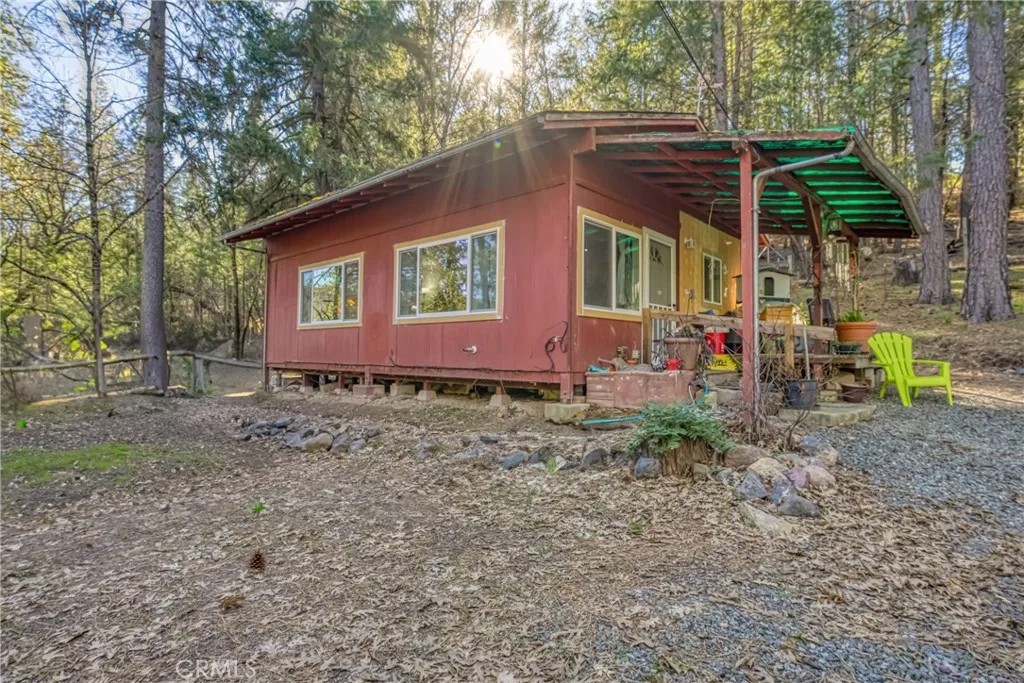 8427 Saddle Road