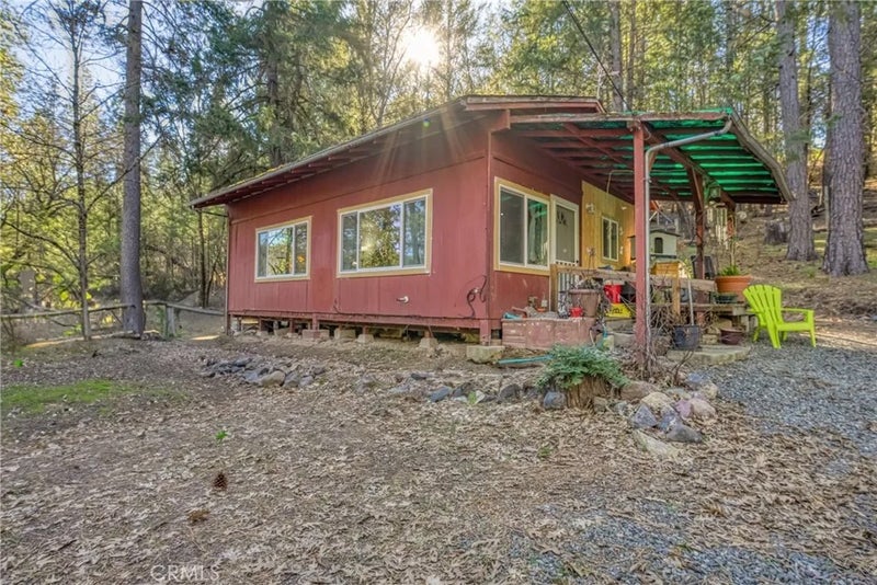 8427 Saddle Road