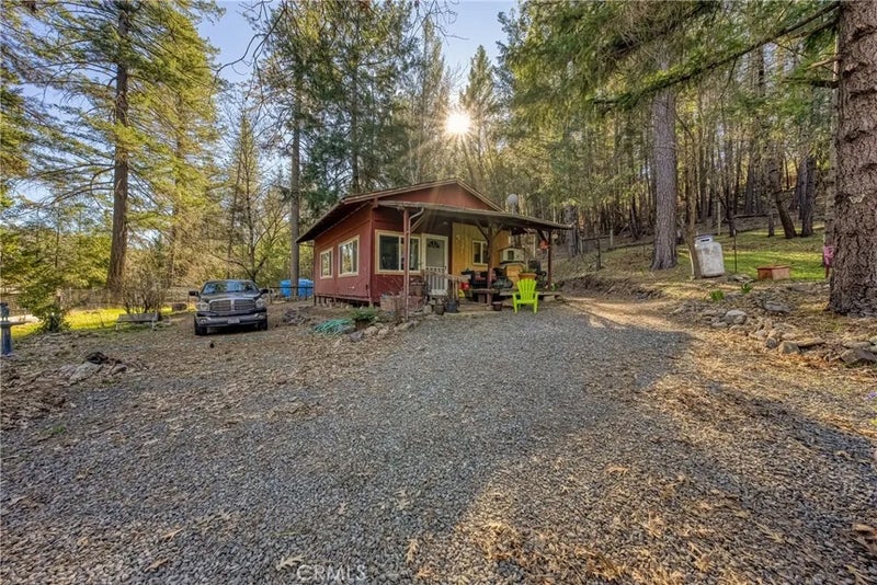 8427 Saddle Road