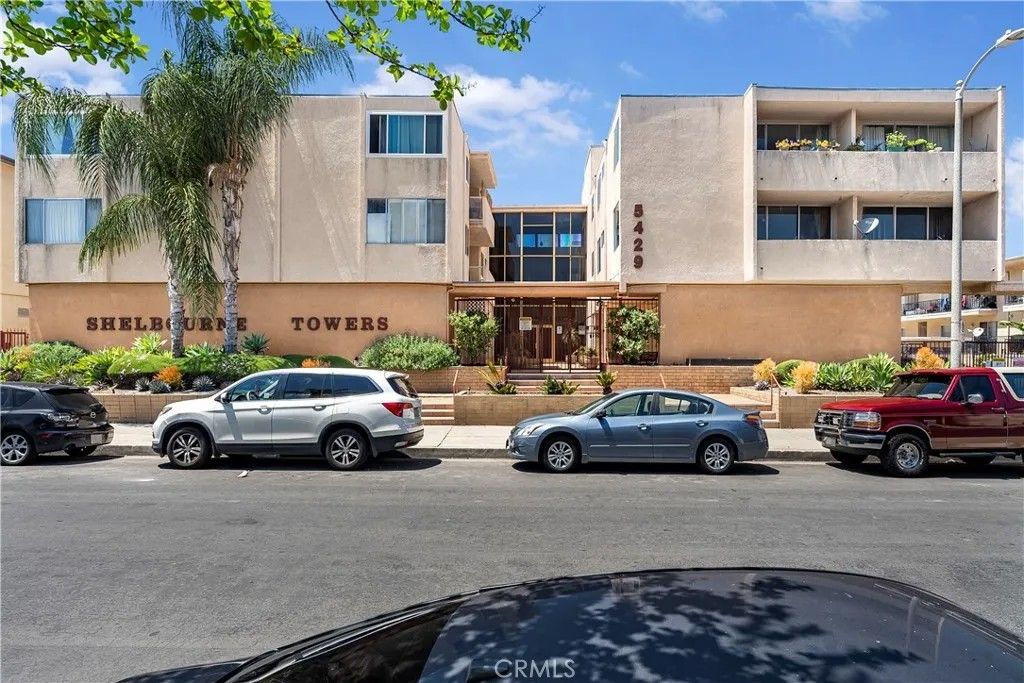Photo of 5429 Newcastle Avenue #309, Encino, CA 91316 (MLS # SR26000819)