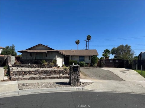 Photo of 8512 Verbena DR, Riverside, CA 92504 (MLS # OC26205553)