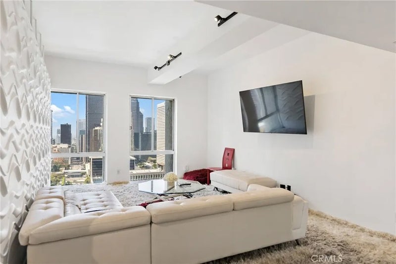 800 W 1st Street 2206