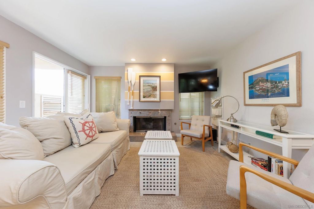 Photo of 8132 Camino Del Sol #D, La Jolla, CA 92037 (MLS # 250034299)