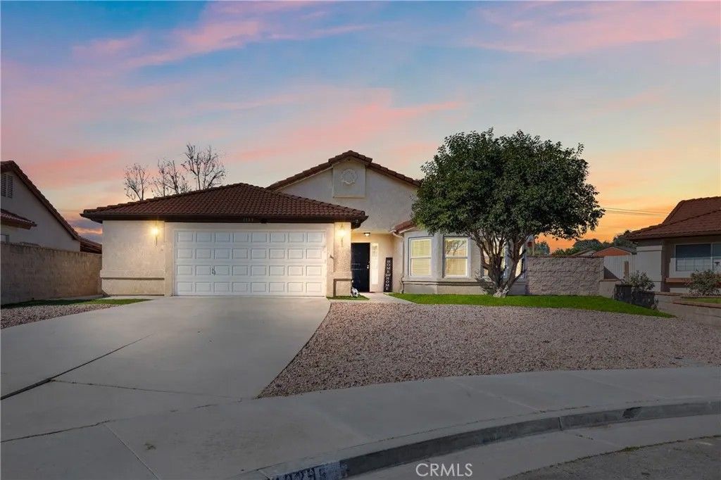 Photo of 1329 Limonite St, Hemet, CA 92543 (MLS # SW26027013)