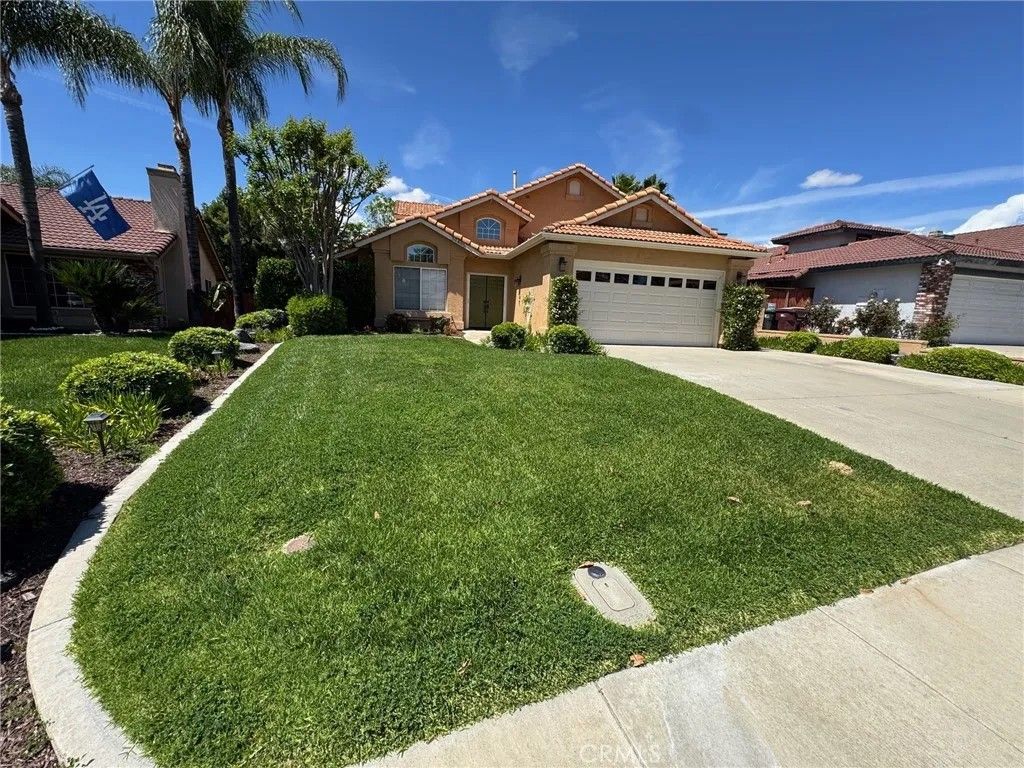 Photo of 39495 Seven Oaks Dr, Murrieta, CA 92562 (MLS # SW26078515)